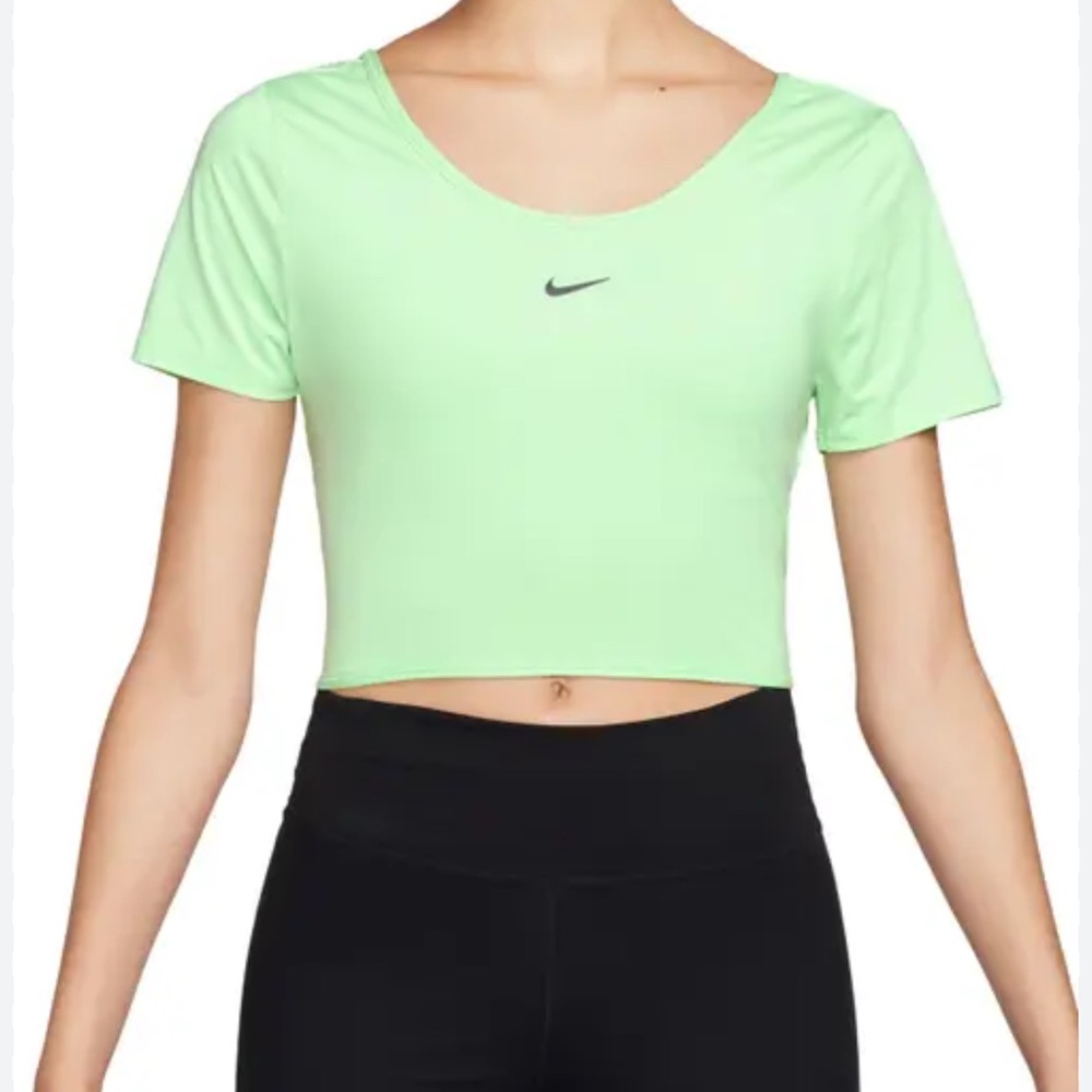 Nike Dri-FIT Short Sleeve Top Women's Size M Cropped Yoga Running Gorpcore NEW